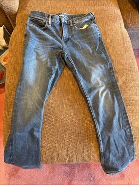 Old Navy Men's Slim Jeans in Dark Blue Wash. 32x34